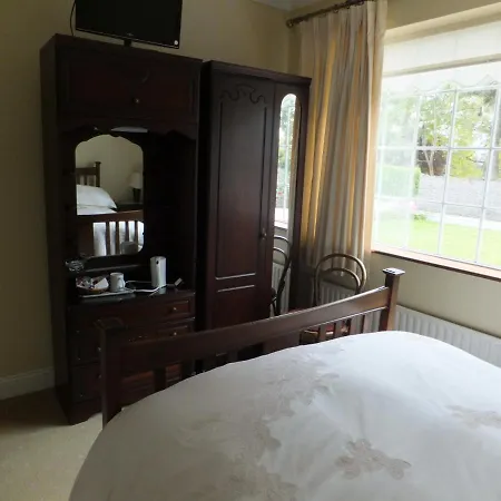 Hillcourt 3*