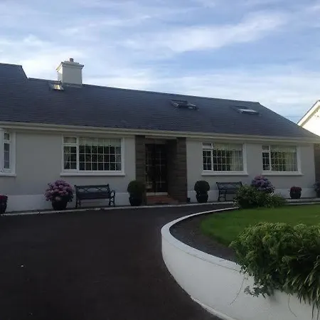 Hillcourt 3*