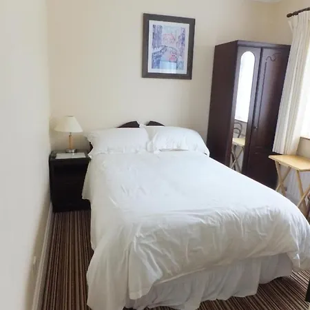 Hillcourt 3*